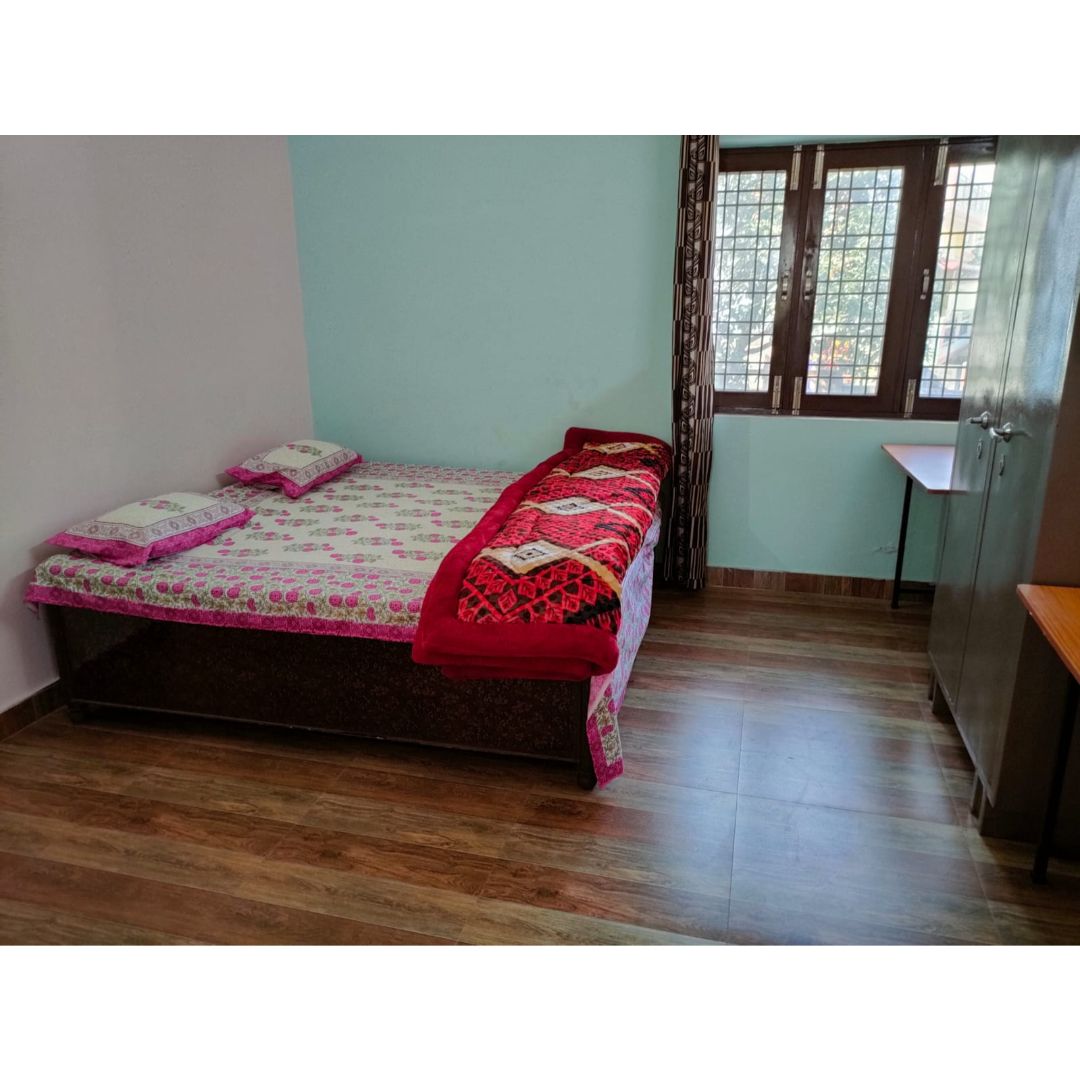 White House Homestay (Close to FRI) - Tap to explore photos