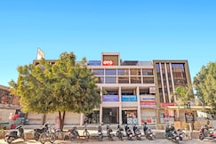 Super Hotel O Relax Inn, Himmatnagar