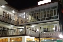 Hotel Lake Scene, Srinagar