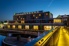 Holiday Inn Brentford Lock,  London