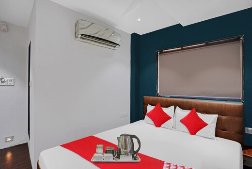 Hotel O by OYO Nidhivan Hotel And Rooms