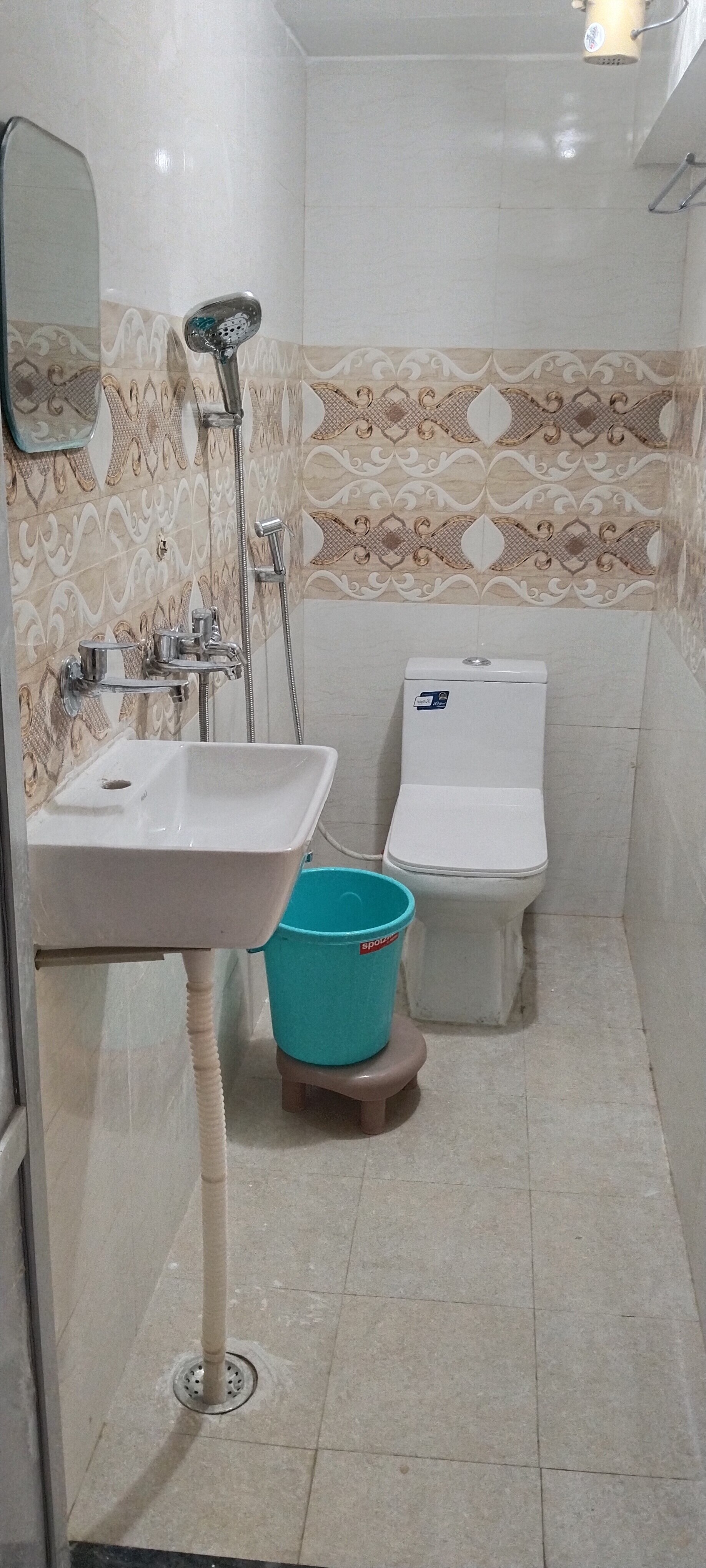 SAROJA GUEST HOUSE - Tap to explore photos