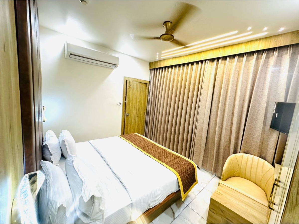 Hotel Kings Residency - Tap to explore photos