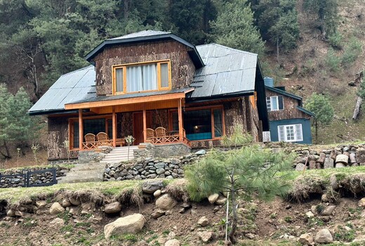 Yena's Lodge