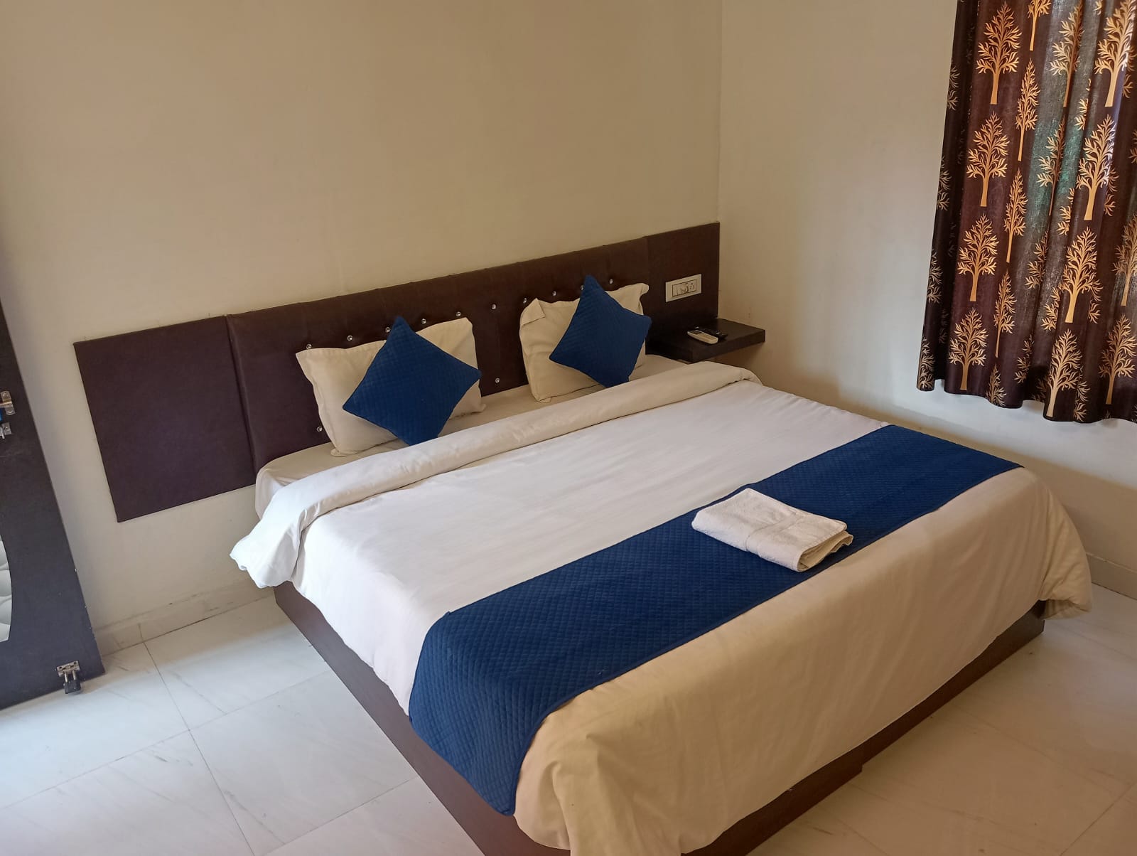 HOTEL RANTHAMBHORE BAGH NIWAS - Tap to explore photos
