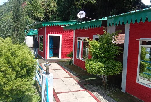 The Hidden Peace Homestay - Near Kainchi Dham