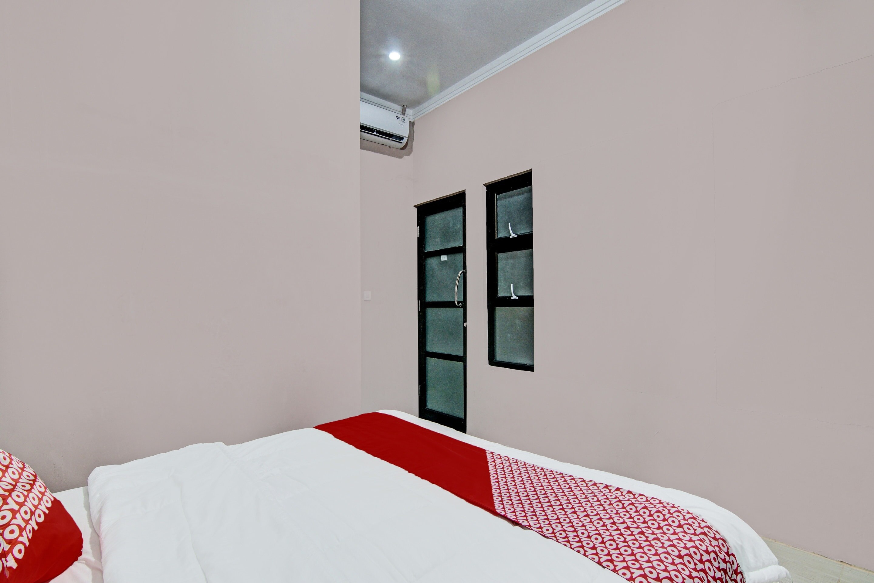 OYO 92330 Hotel Rindu Sempadan - Tap to explore photos