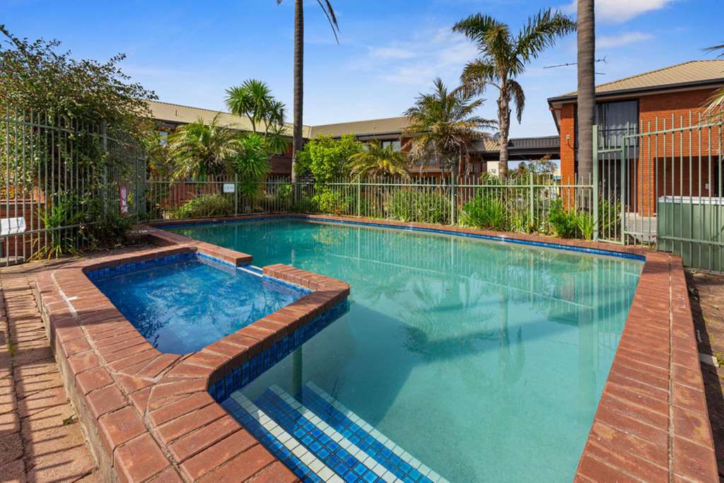 Best Western Apollo Bay Motel and Apartments - Tap to explore photos