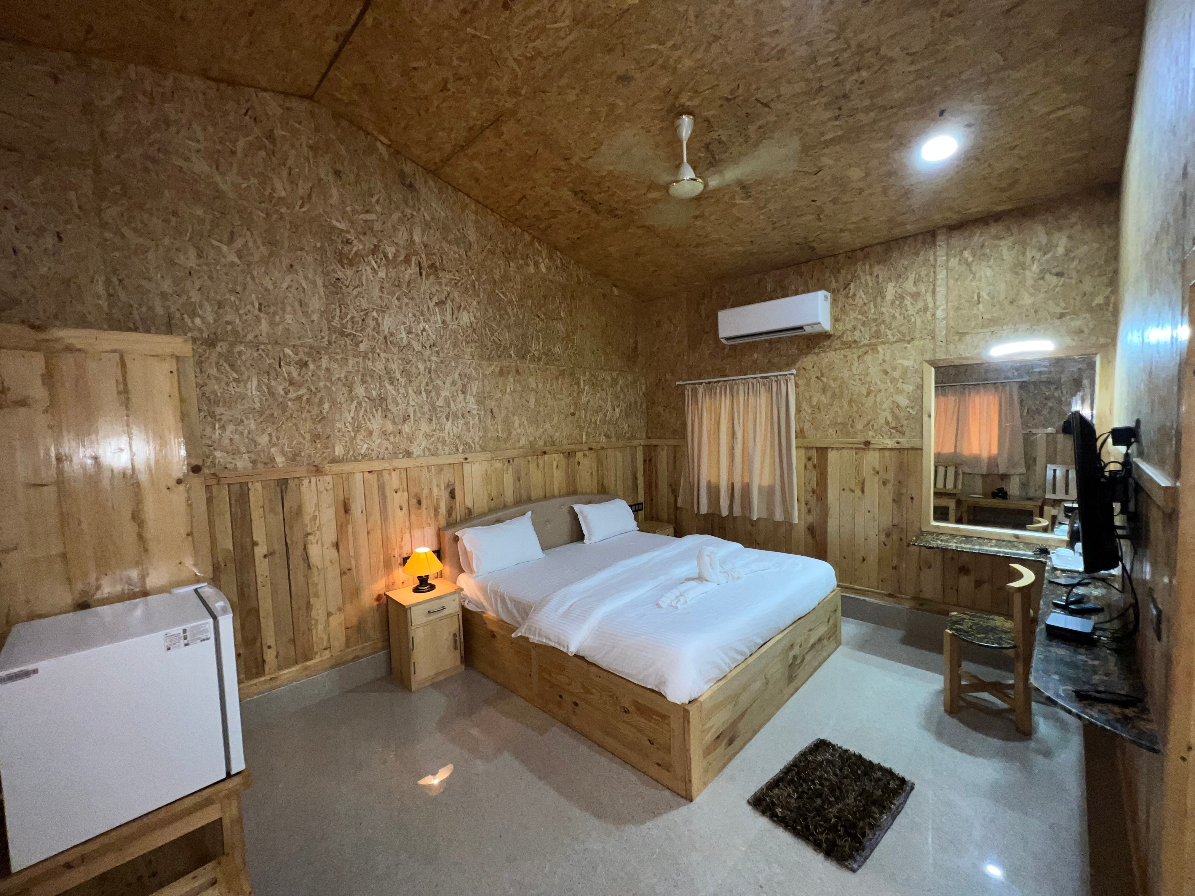 Santanas wooden cottages - Tap to explore photos