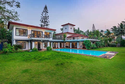 SaffronStays Sea La Vie