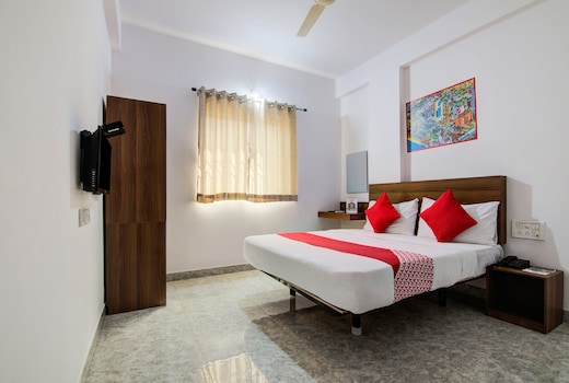Hotel O Varcity Comforts Near Ragigudda Sri Prasanna Anjaneyaswamy Temple