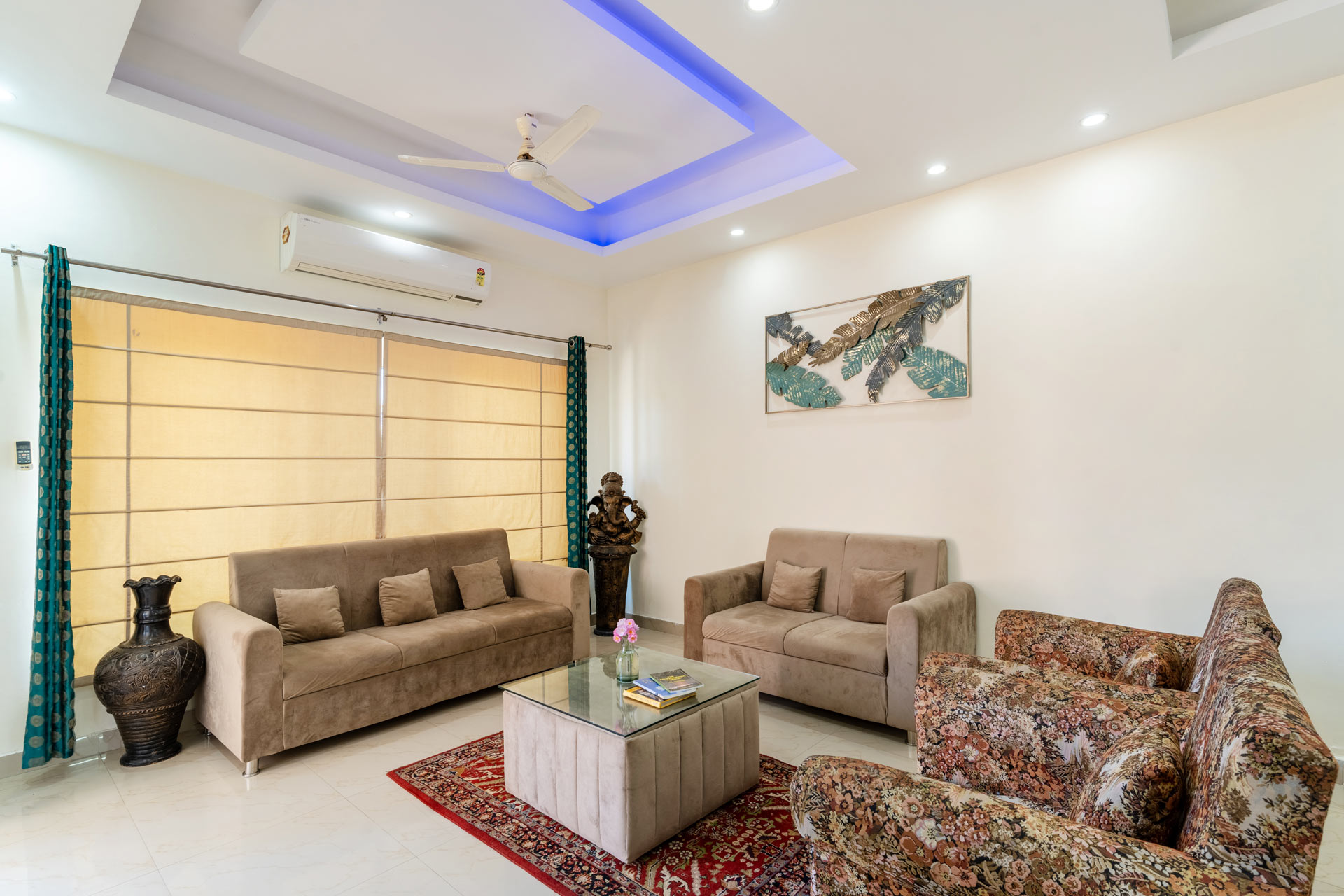 Room 2 FF @ Vista Divine by VEO - Part of StayVista - Tap to explore photos