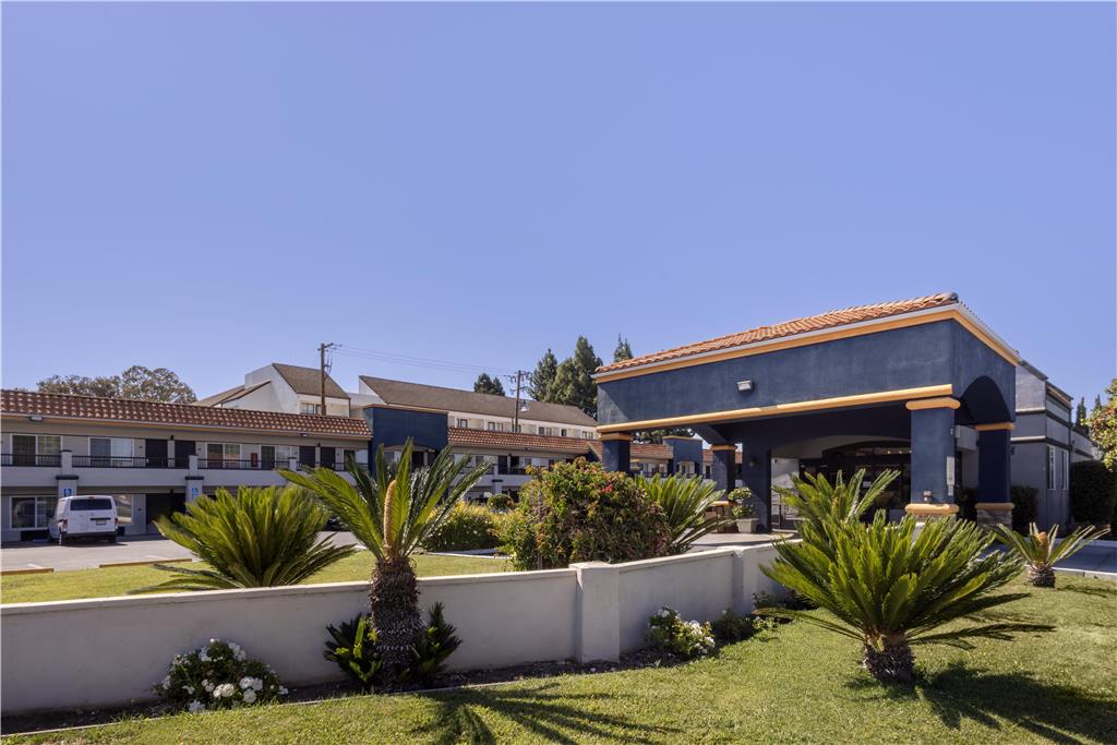 Best Western Inn Santa Clara - Tap to explore photos