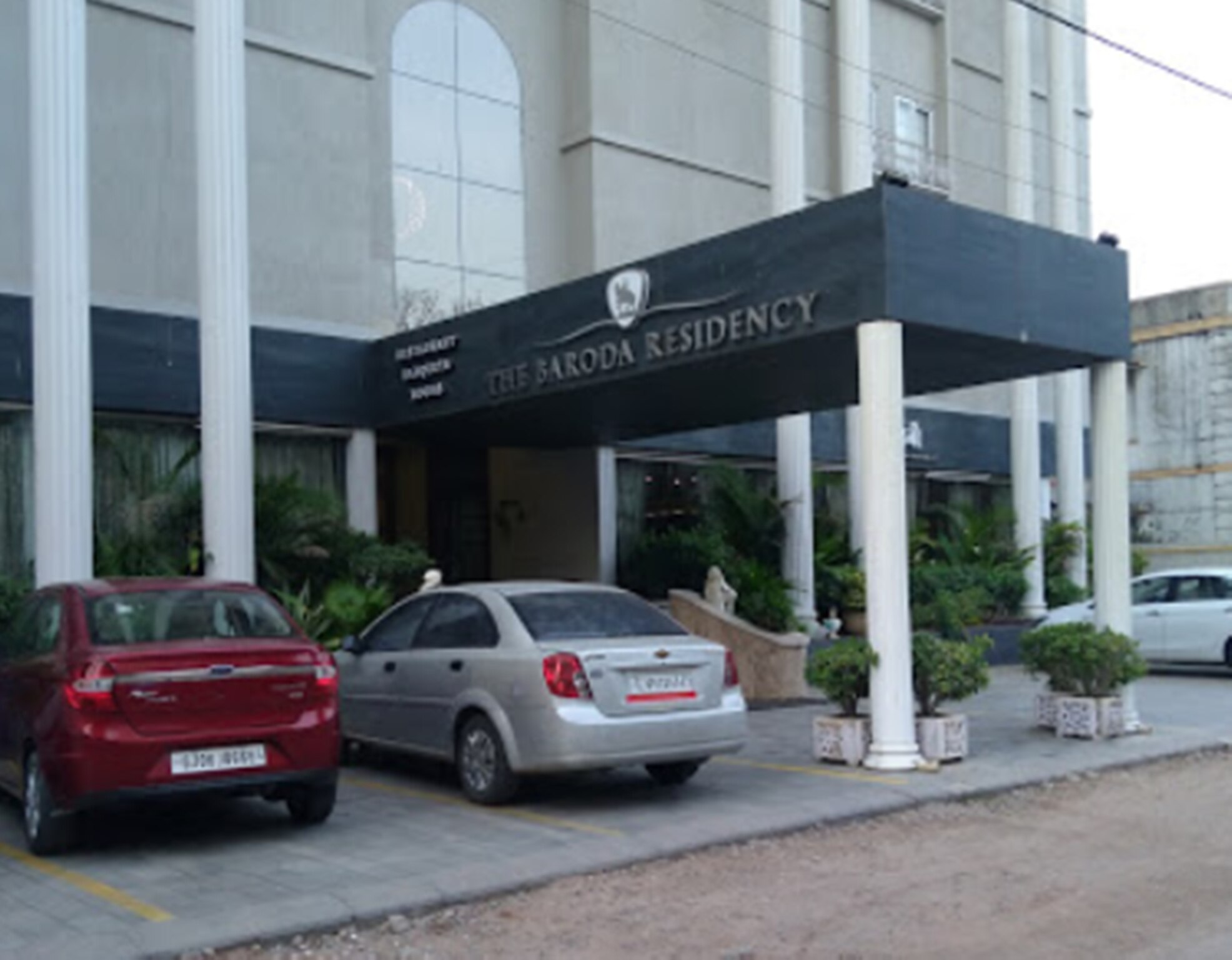 THE BARODA RESIDENCY Vadodara INR 443 OFF ( ̶2̶2̶5̶0̶ ) Hotel Price