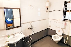 Silver Oak Villa Cottage | Rooms & Pool, Dapoli