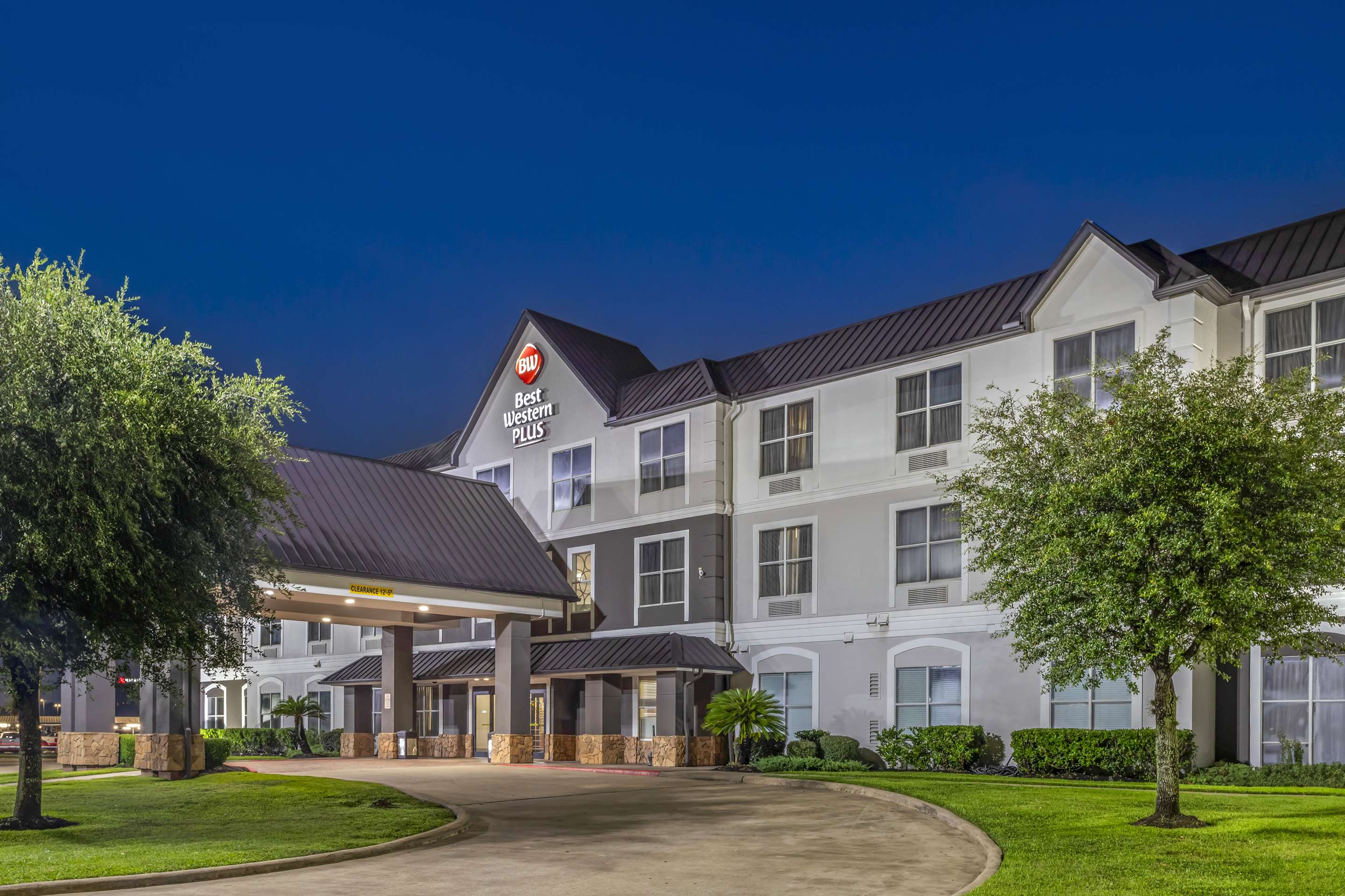 Best Western Plus Hobby Airport Inn & Suites - Tap to explore photos