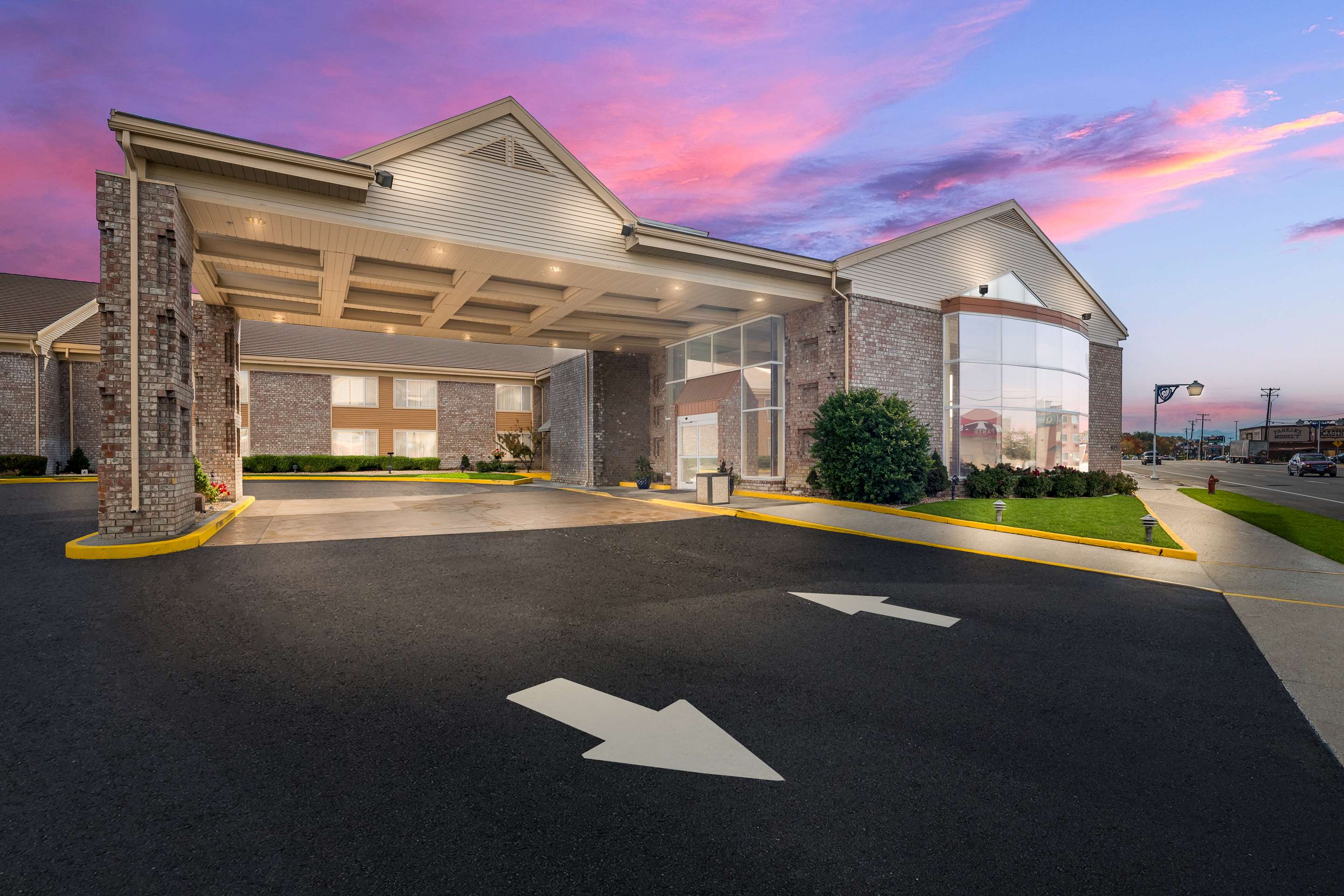 Best Western Plus Gold Country Inn - Tap to explore photos