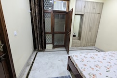 Excellent Home Away from Home-Noida/Delhi-India, Noida