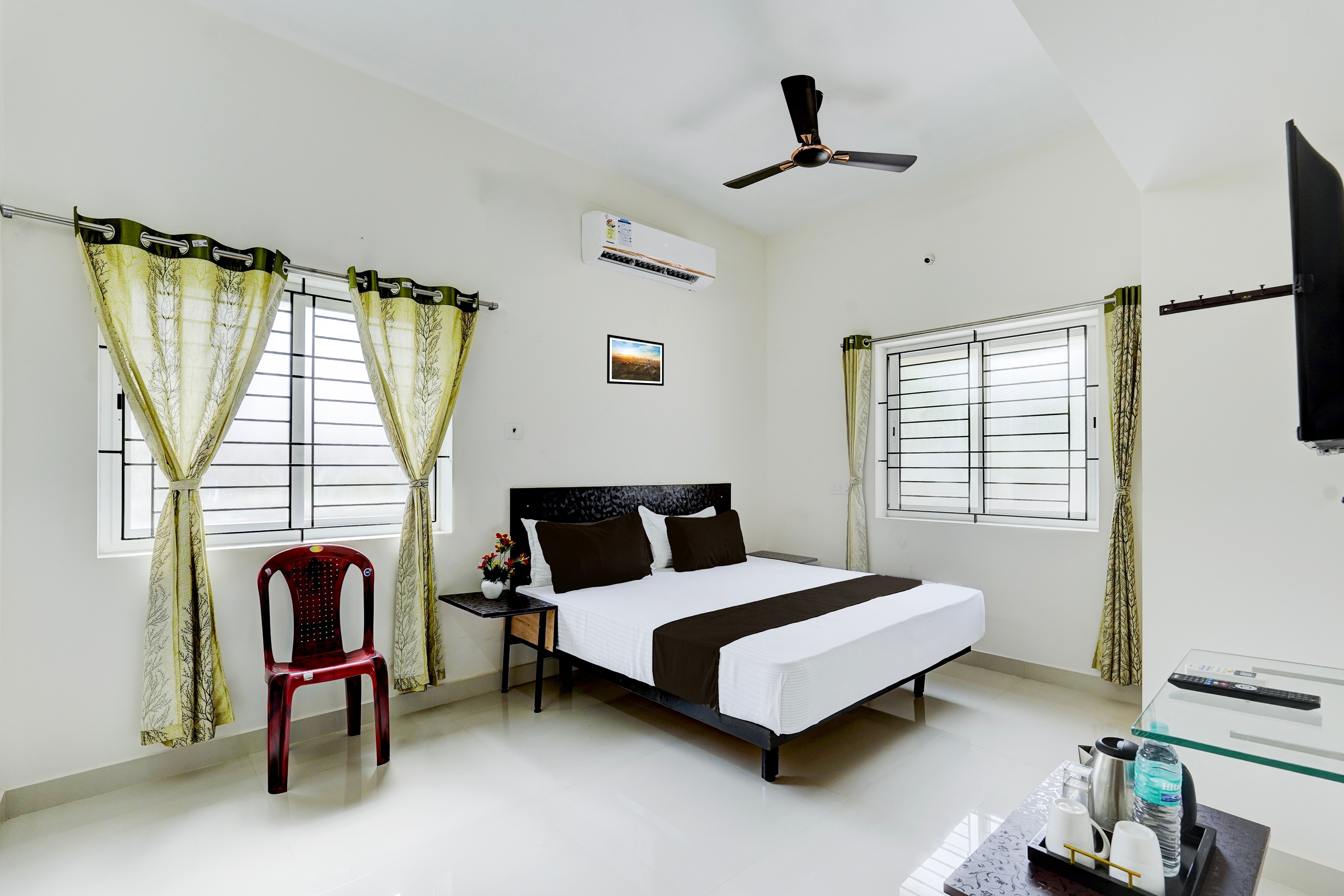 Hotel O Elegant Residency Vandalur Zoo - Tap to explore photos