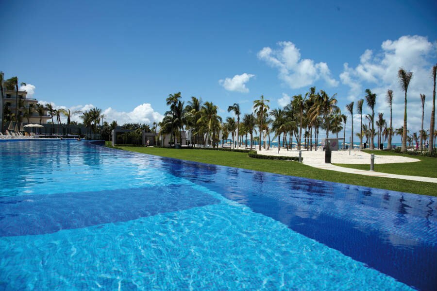 Hotel RIU Palace Peninsula - All Inclusive - Tap to explore photos