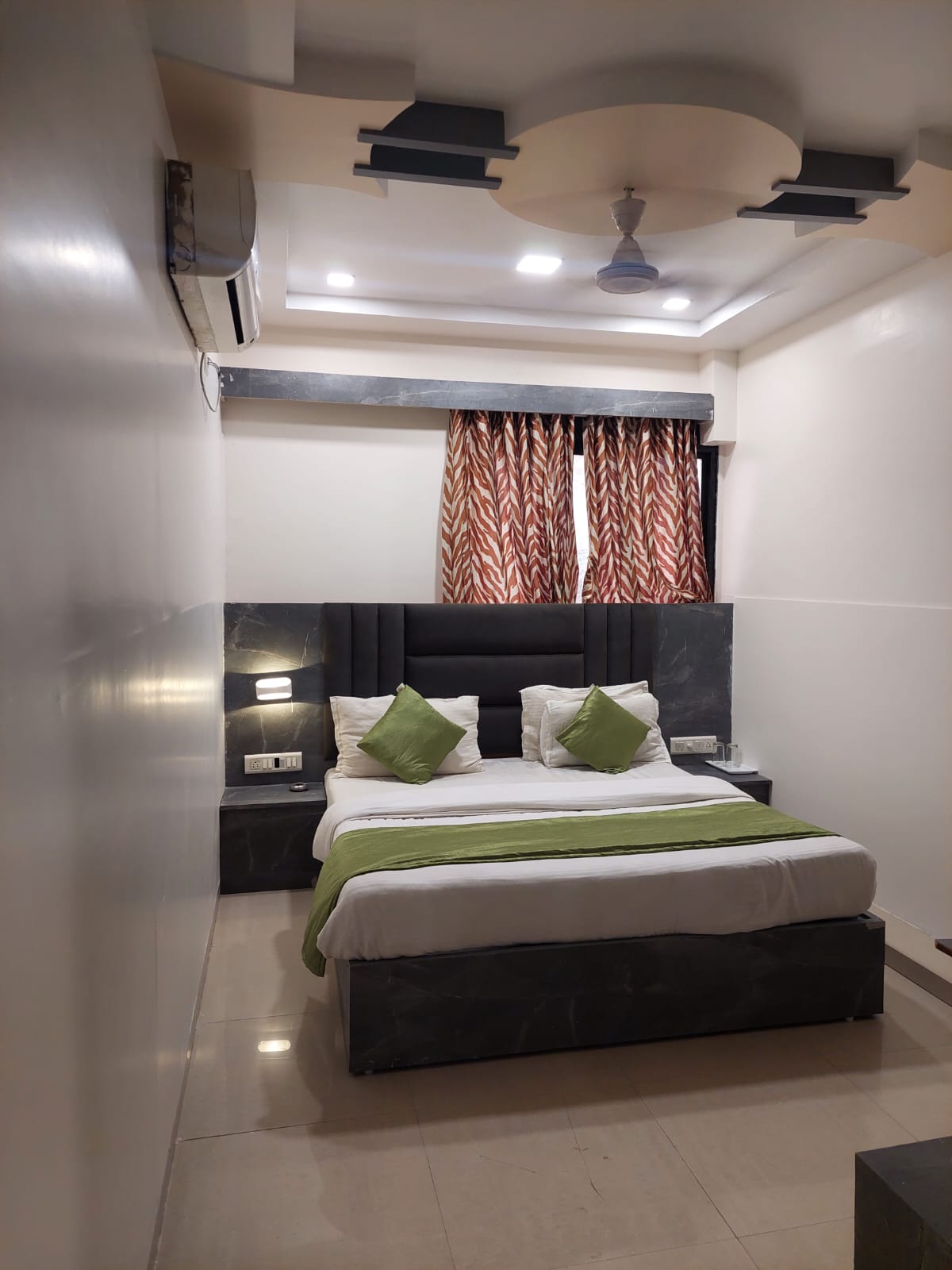 Hotel Vrundavan - Tap to explore photos