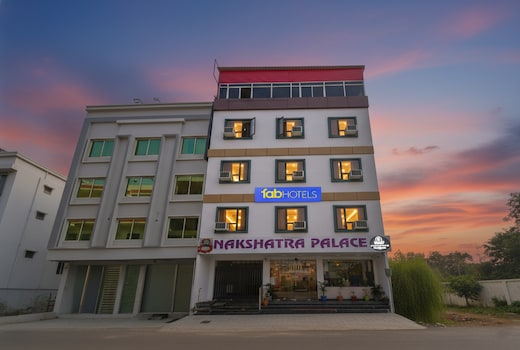 FabHotel Nakshatra Palace (1km from Neelkanth Dhaam)