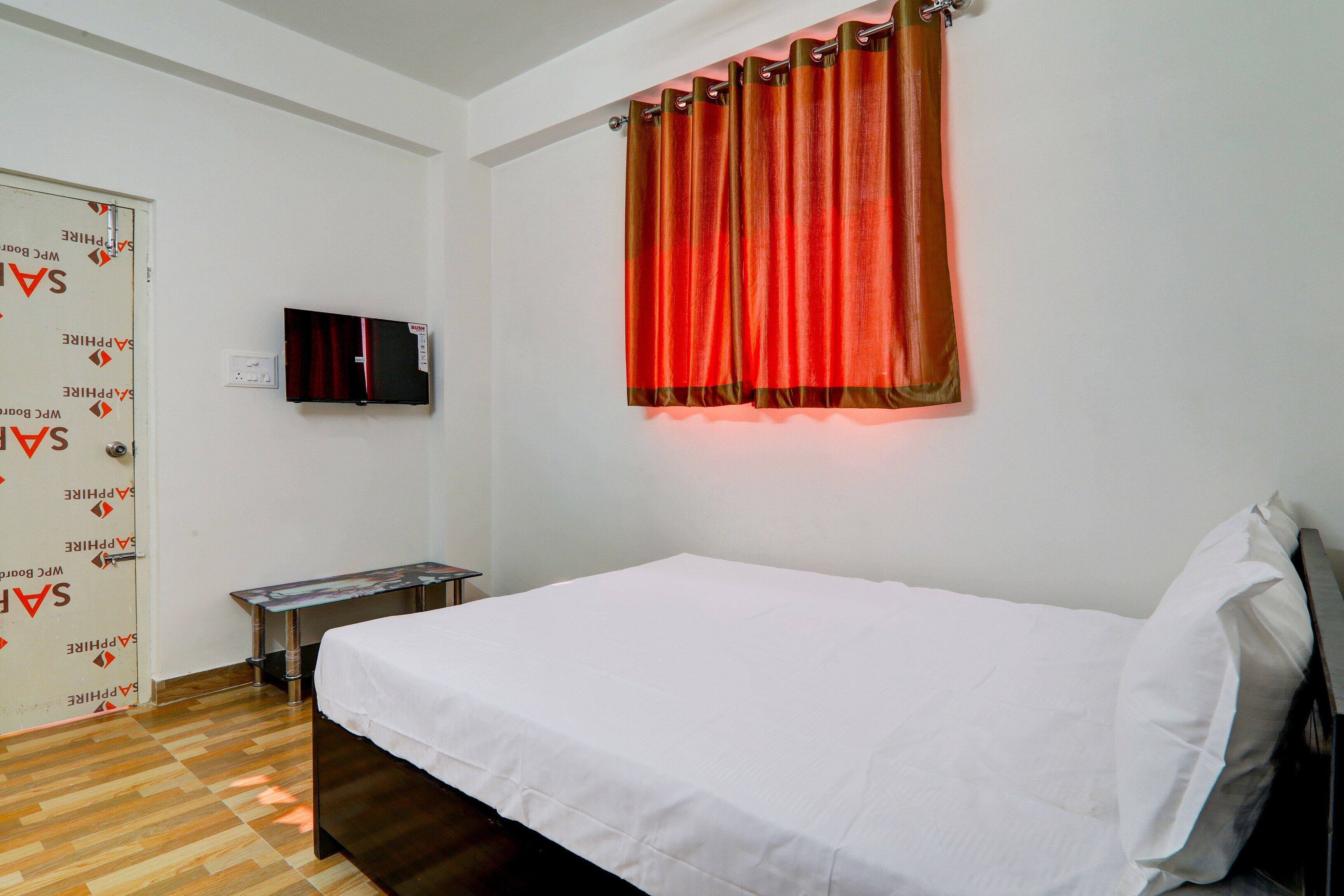 Hotel O 819720 Hotel Raj Inn - Tap to explore photos