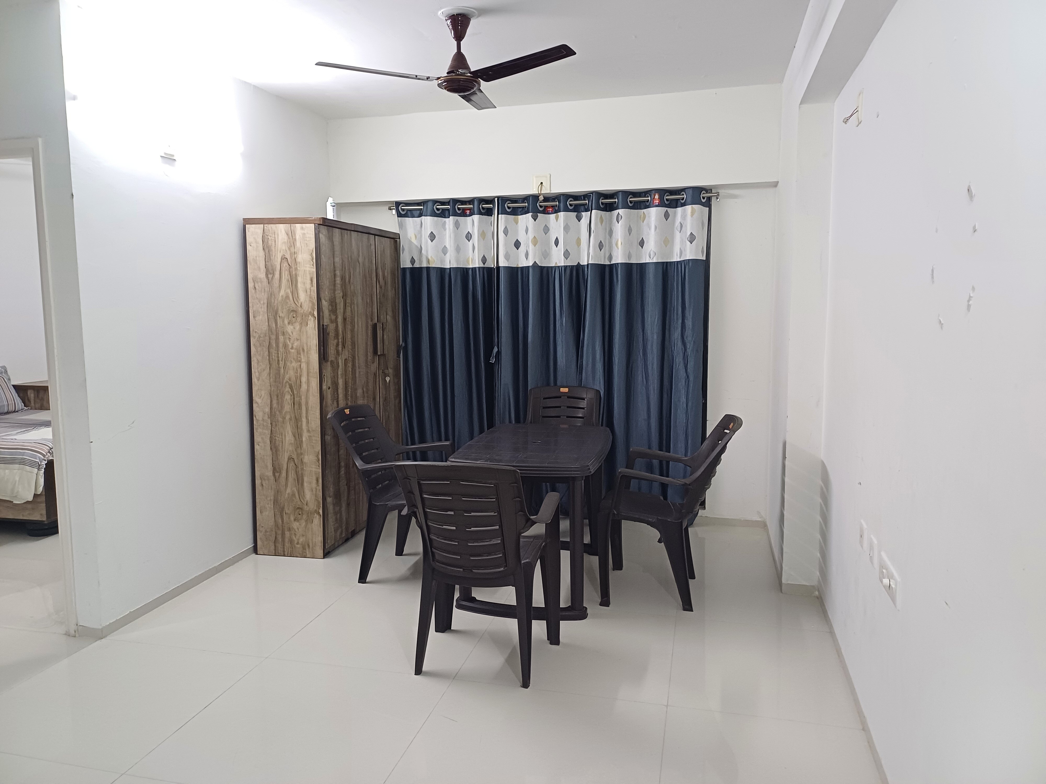 Luxurious Room in Ahmedabad - Tap to explore photos