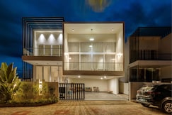 Diamond Blue Pool Villa |Luxurious|4BHK|Veg Food, Devanhalli