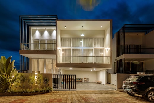 Diamond Blue Pool Villa |Luxurious|4BHK|Veg Food