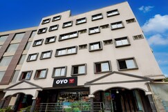 Hotel O BHANUNANDANA BOARDING & LODGING Near By Basaveshwar Nagar, Bangalore
