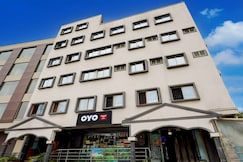 Hotel O BHANUNANDANA BOARDING & LODGING Basaveshwar Nagar, Bangalore