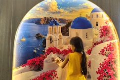 Fun O Peace-Santorini Themed Studio/CoupleFriendly, Noida