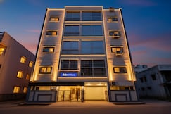 FabHotel The White House Inn, Pune