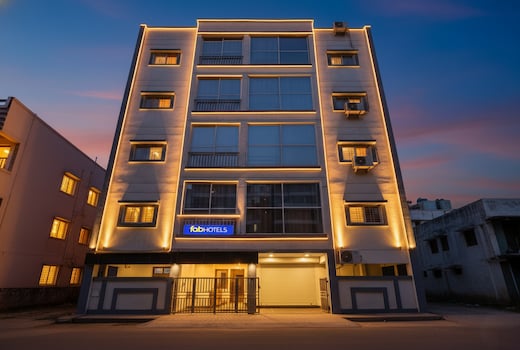 FabHotel The White House Inn