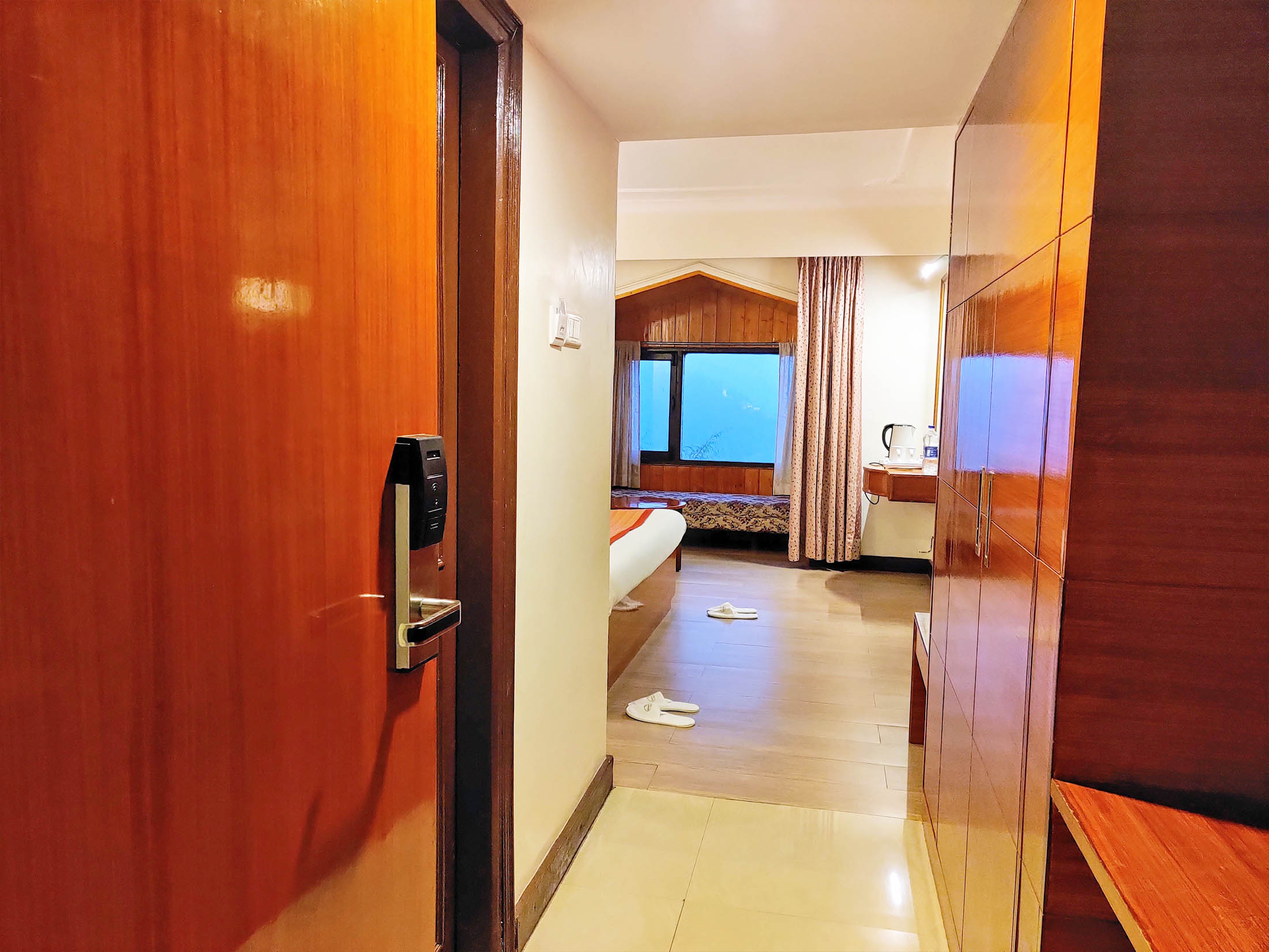 Royal Jardin Whistling Pines Resort - Tap to explore photos