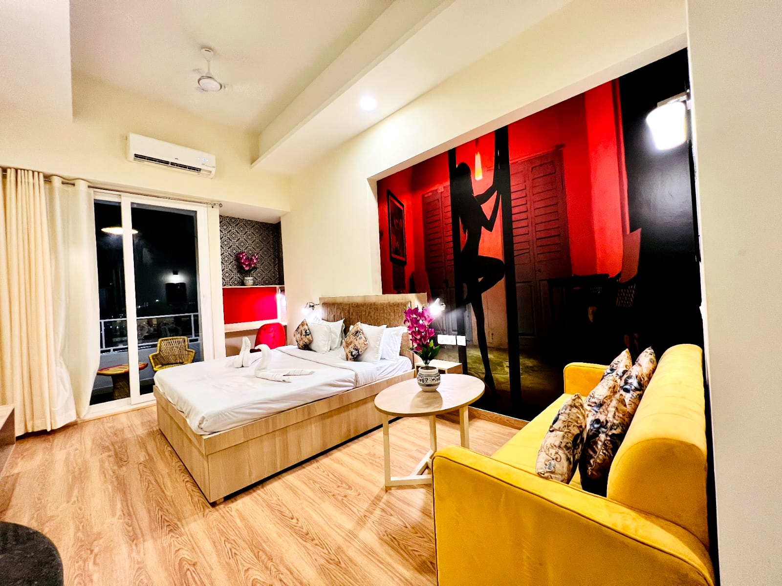 Senorita 1Bhk apartment in mall - Tap to explore photos
