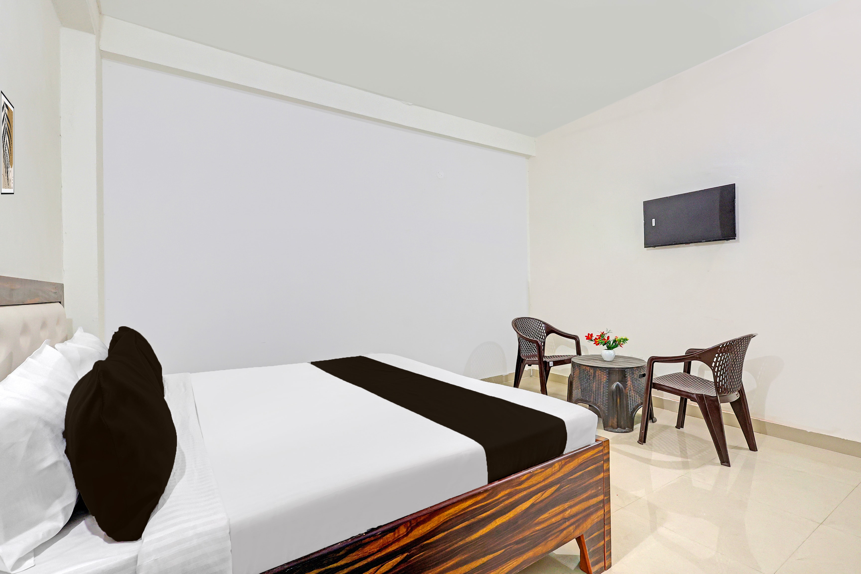 Hotel O SHAKTI RESIDENCY - Tap to explore photos