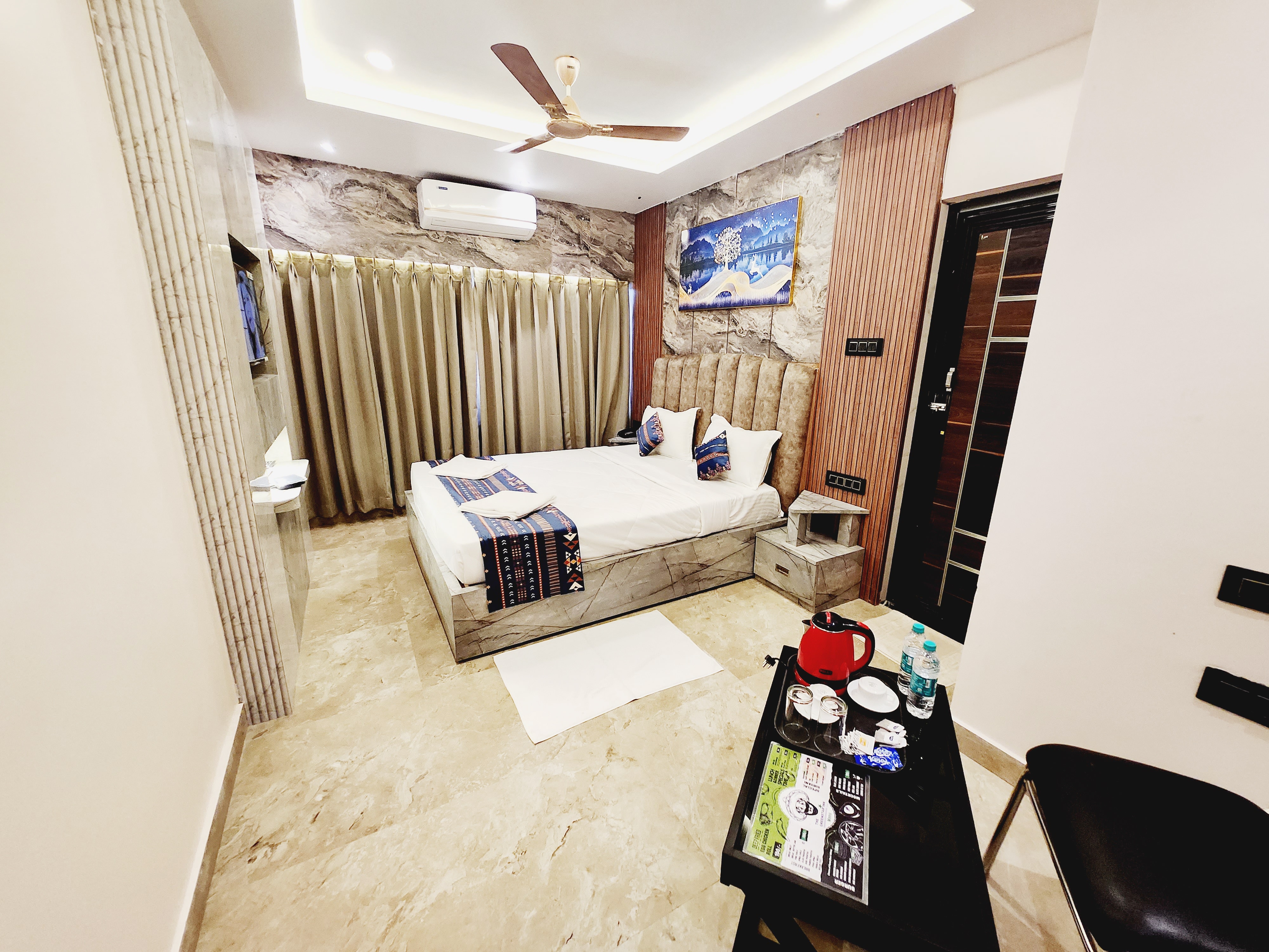 The Greenstar Inn Premium - Tap to explore photos