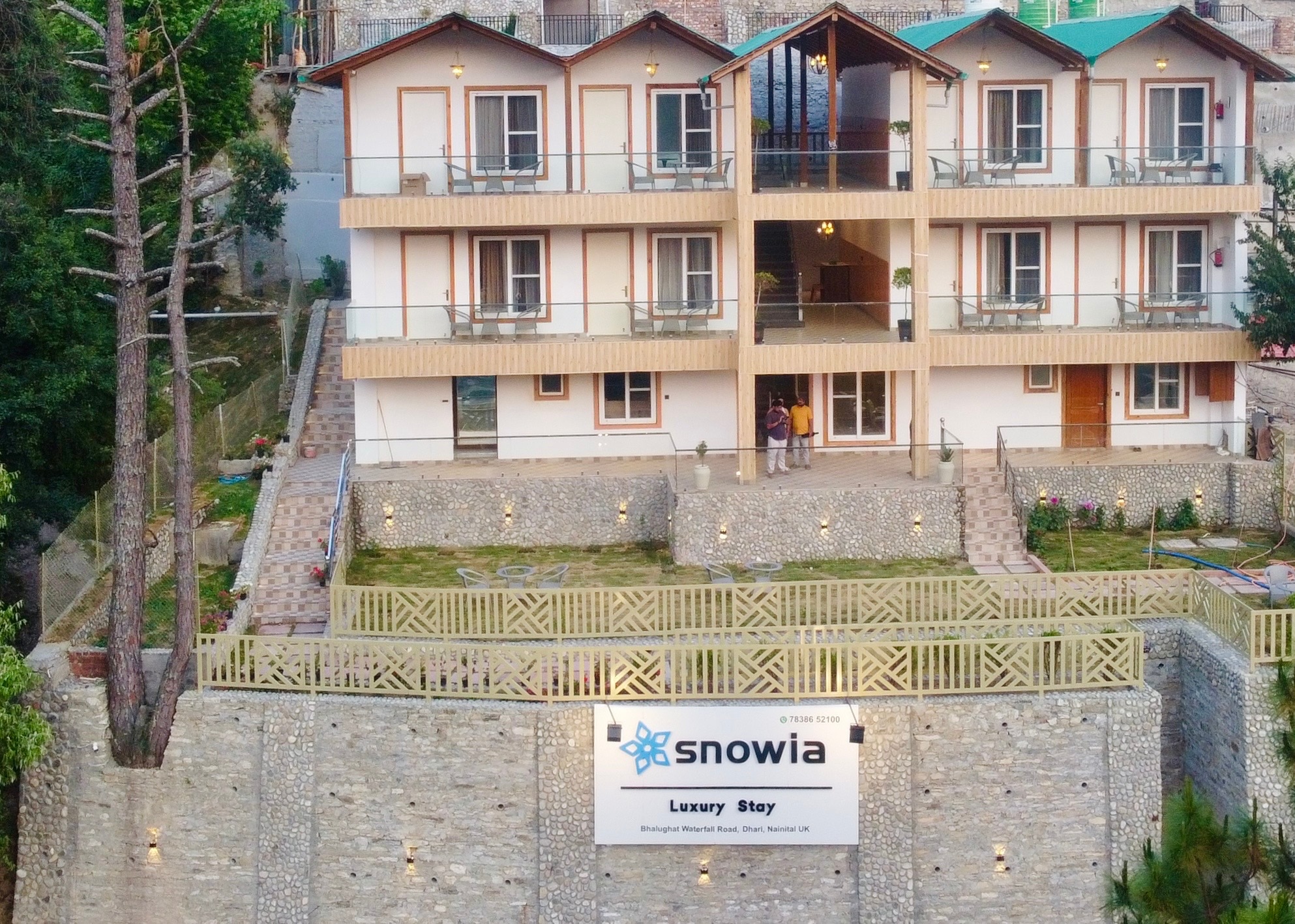 Snowia Luxury Stay - Tap to explore photos