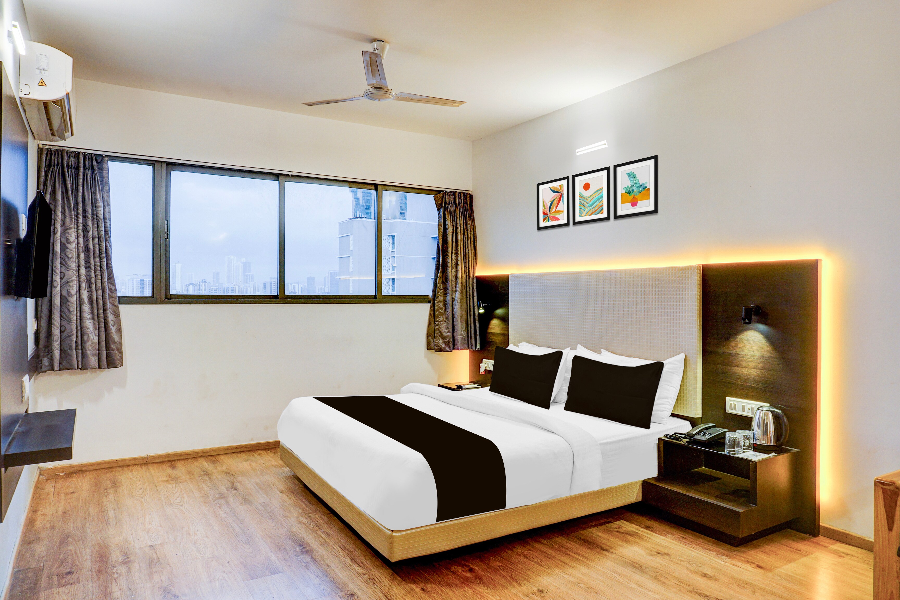 Super Townhouse Bombay Exhibition Centre Goregaon - Tap to explore photos