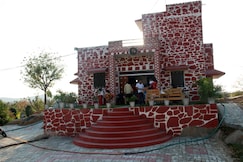 Hariyav Garh Resort, Vallabh Nagar