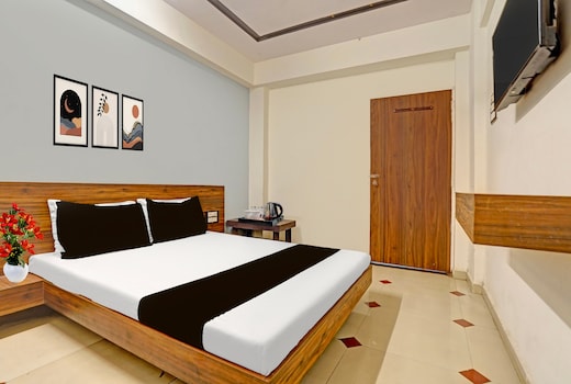 Collection O Kadodara Bus Terminal Formerly Hotel Rudra