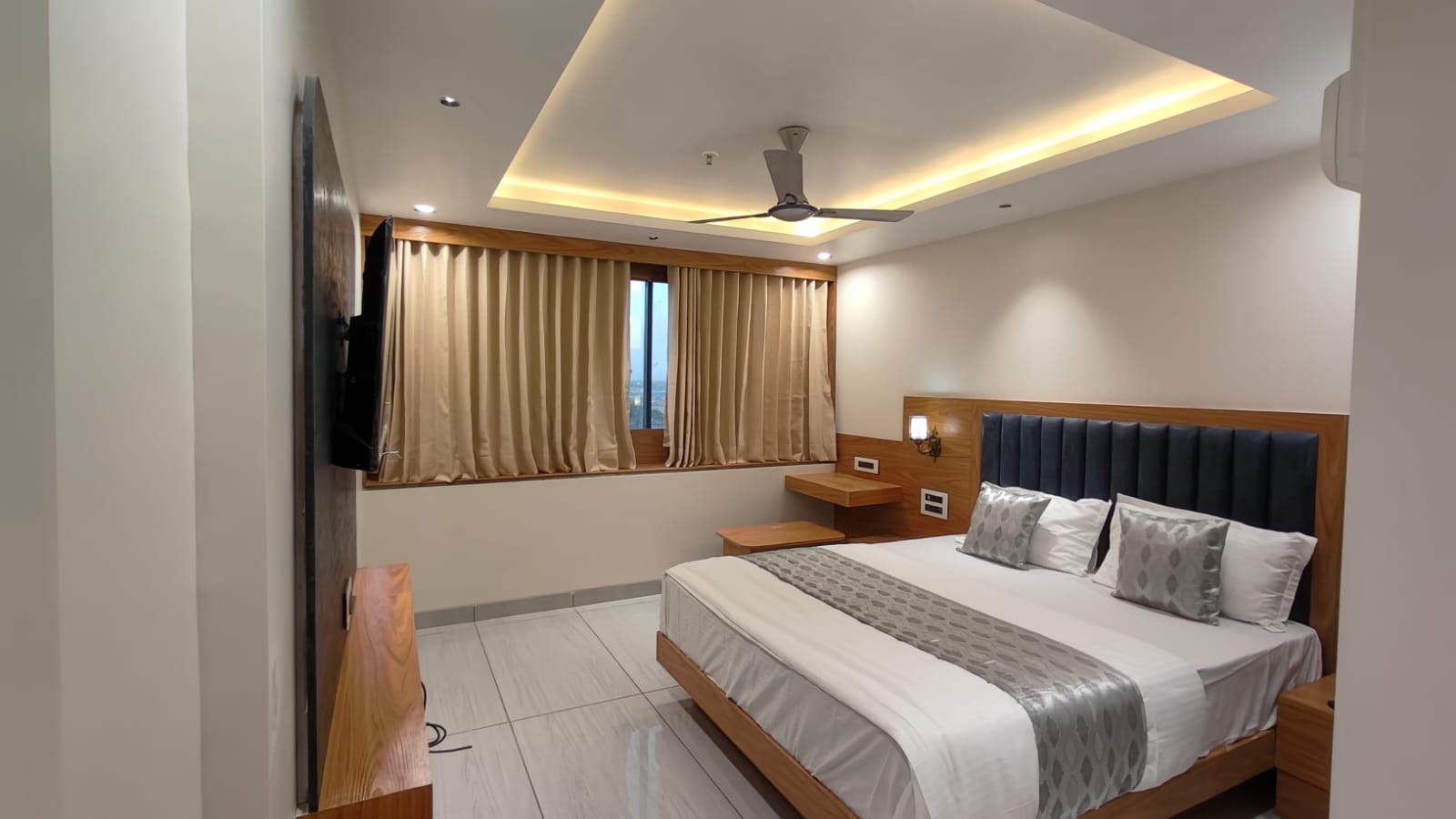 HOTEL BHAGYALAXMI LUXURY INN - Tap to explore photos