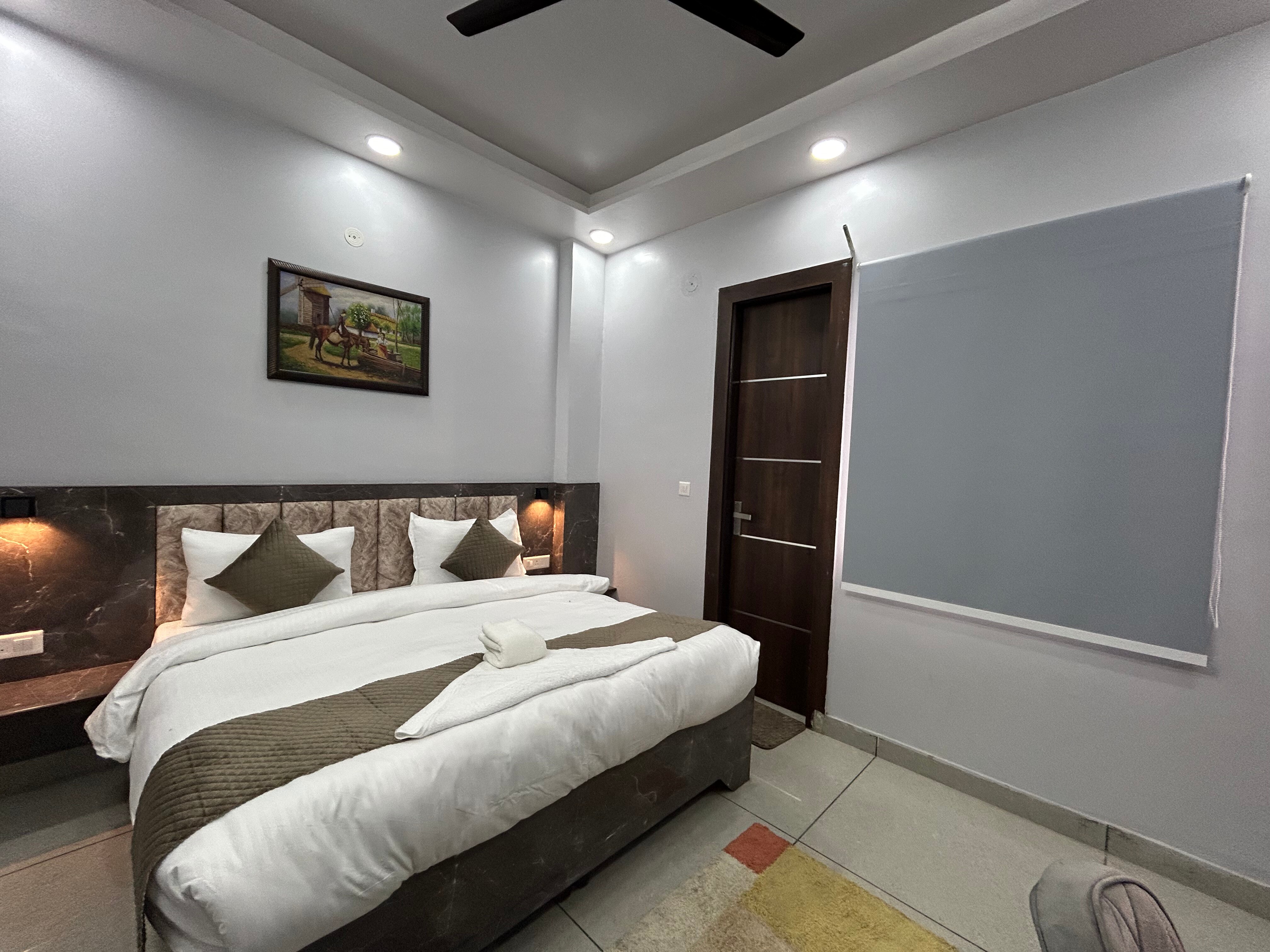 MM Hotel Stays Noida - Tap to explore photos