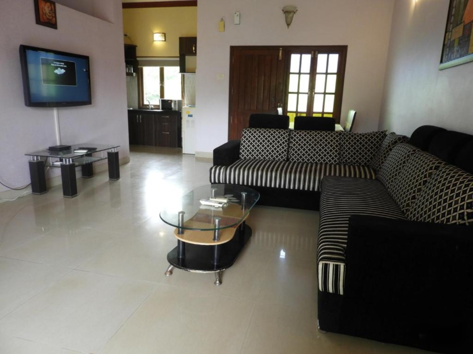 J Rentals Villa 14 - Tap to explore photos
