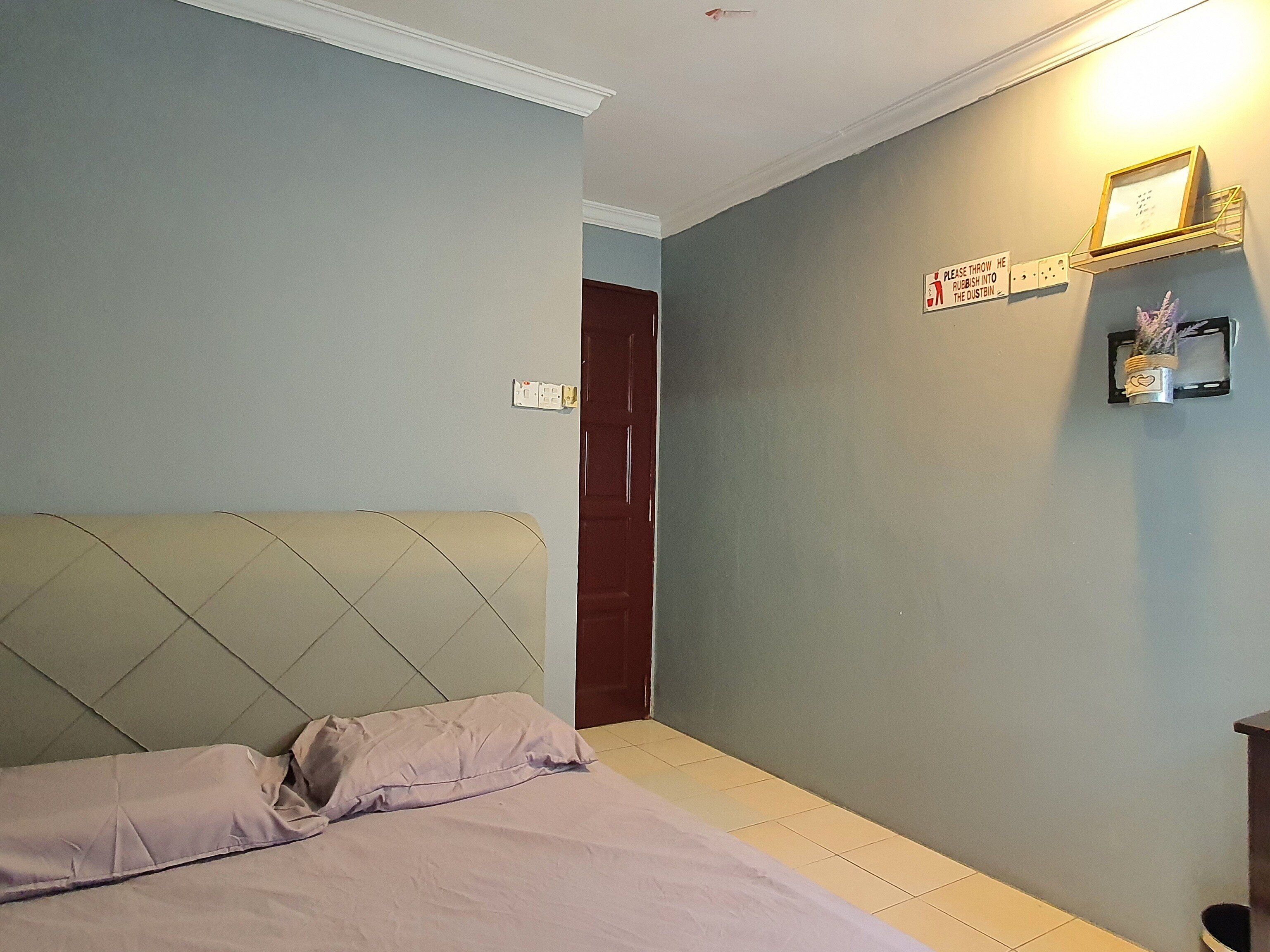 OYO 90997 Hoover Room For Rent - Tap to explore photos