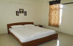 SUPERIOR ROOM QUEEN/TWIN BED