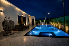 Dhaulidhar FarmHouse Noida, Noida