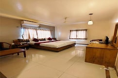 FabHotel Ratna Regency, Pune